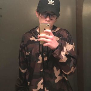 Meet your Posher, Adam